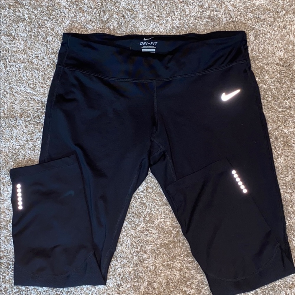 Nike Cropped Leggings